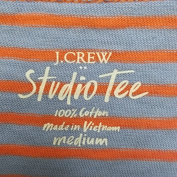 $5 ITEM. J. Crew tshirt. MUST BUNDLE WITH TWO OTHER ITEMS - Picture 6 of 6